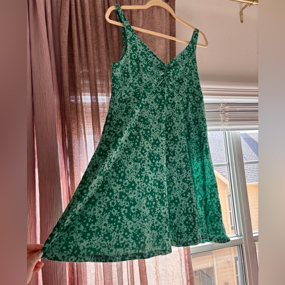 Kelly Green #70s style #floral pattern empire waist dress